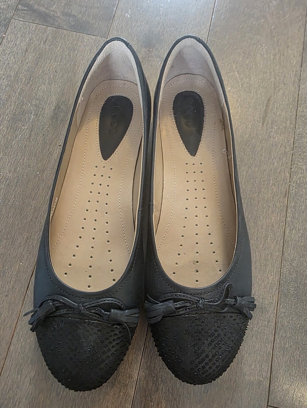 ECCO Ballet Flats Black with Textured Toe and Bow Size 39